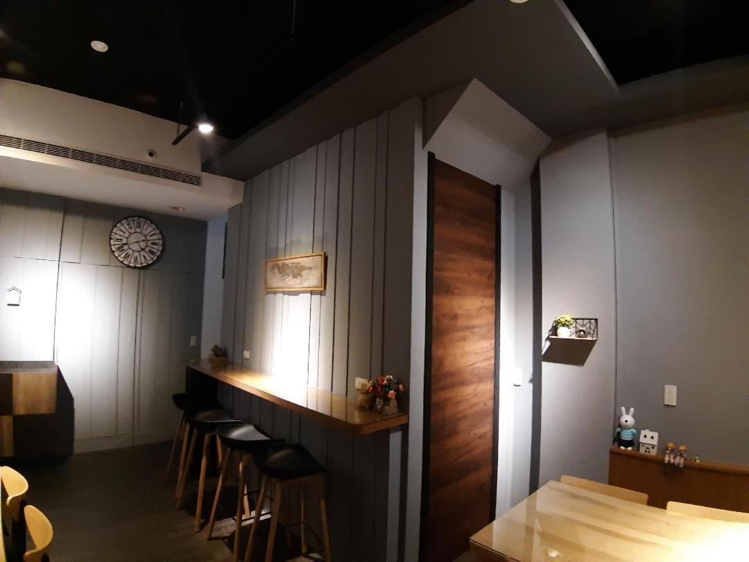藏青民宿the Wind Guesthouse-Youth Inn Tainan Exterior photo