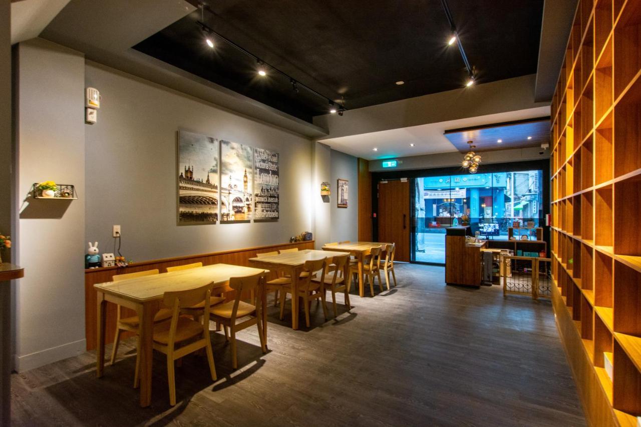 藏青民宿the Wind Guesthouse-Youth Inn Tainan Exterior photo